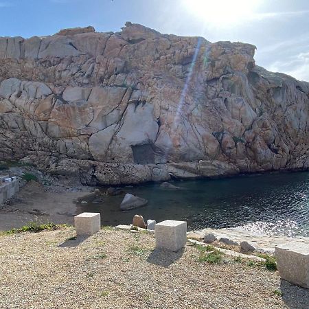 Appartamento Il Caracolo A Cala Francese Ла-Маддалена Экстерьер фото